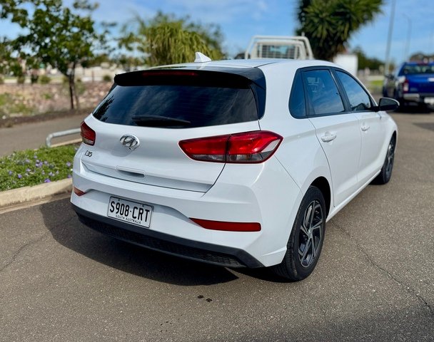 2021 HYUNDAI i30