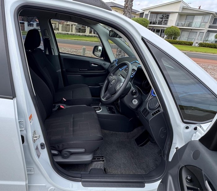 2012 Suzuki SX4 Crossover GYA MY13 White Pearl