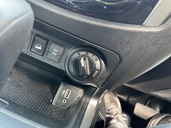 2020 Nissan Navara SL