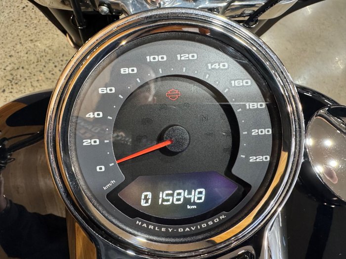 2022 Harley-davidson FLSB SPORT GLIDE (107) BLACK