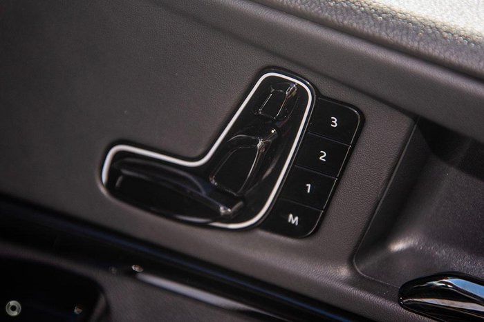 2025 Mahindra XUV700 AX7L