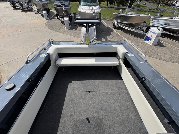 2025 QUINTREX 500 Fishabout Pro