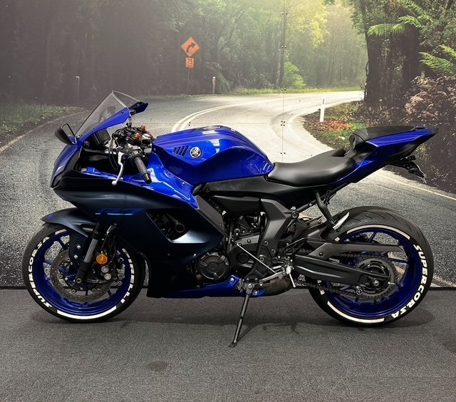 2023 Yamaha YZF-R7LA Blue