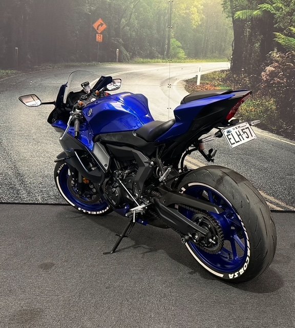 2023 Yamaha YZF-R7LA Blue