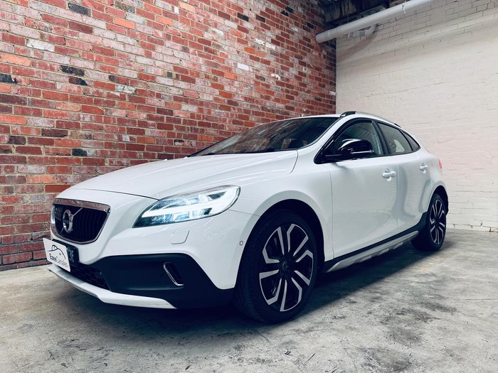 2016 Volvo V40 Cross Country D4 Luxury MY16 Crystal White