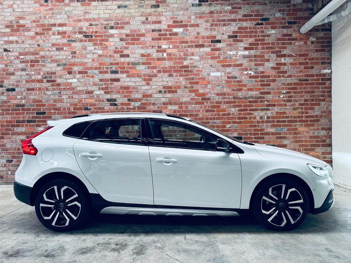 2016 Volvo V40 Cross Country D4 Luxury MY16 Crystal White