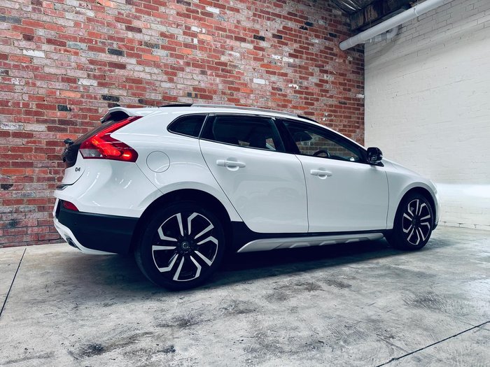 2016 Volvo V40 Cross Country D4 Luxury MY16 Crystal White