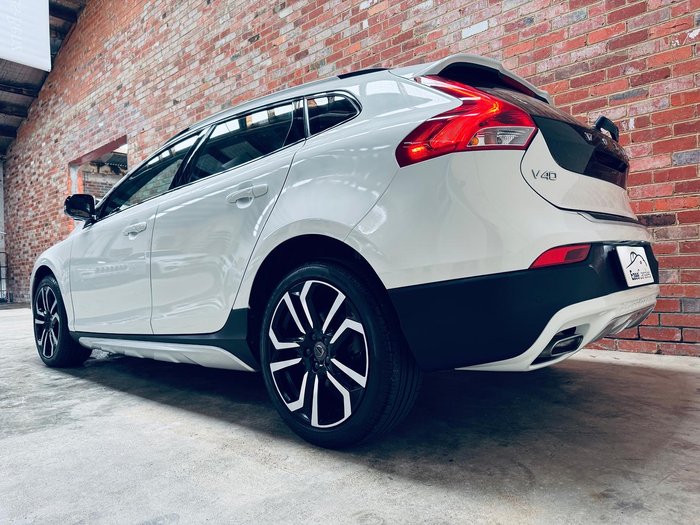 2016 Volvo V40 Cross Country D4 Luxury MY16 Crystal White