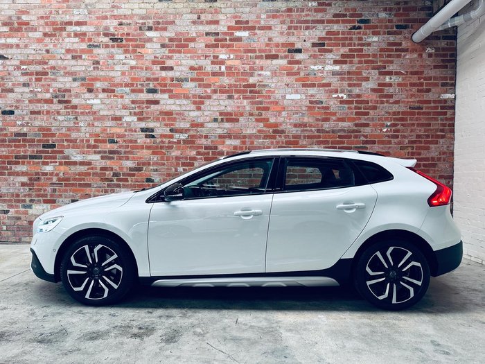 2016 Volvo V40 Cross Country D4 Luxury MY16 Crystal White