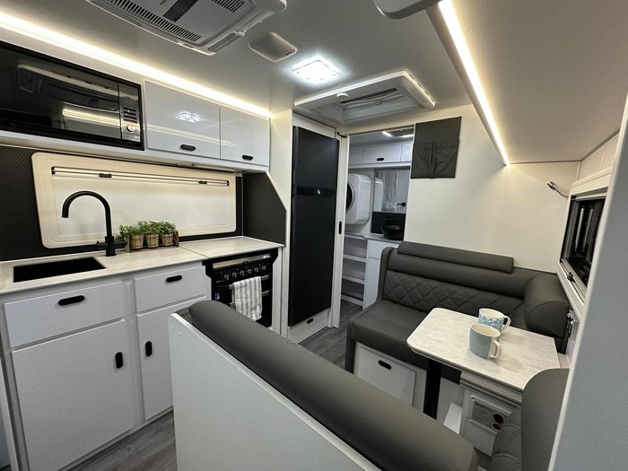 2025 JB Caravans Gator X 16'11 Fd