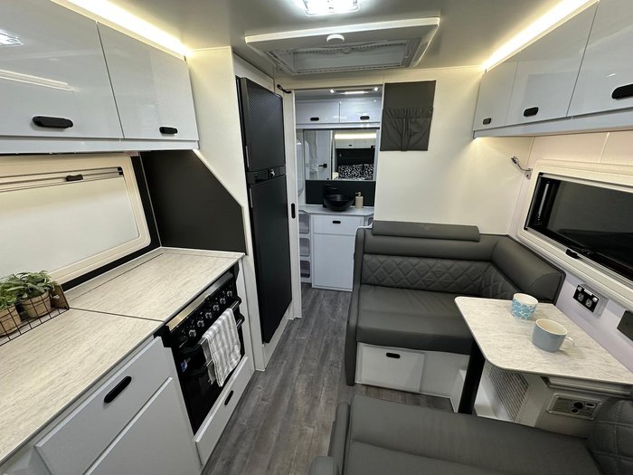 2025 JB Caravans Gator X 16'11 Fd