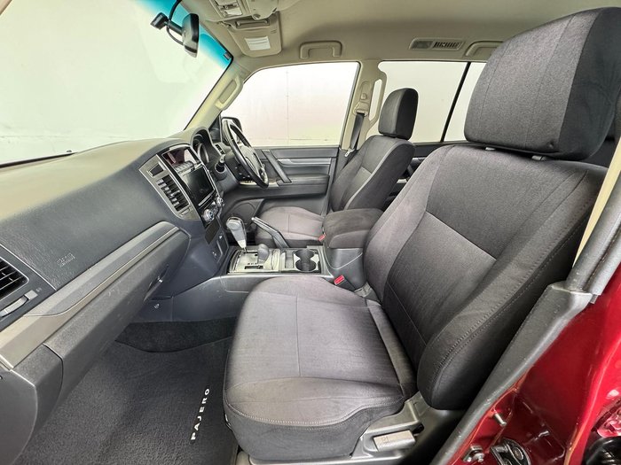 2018 Mitsubishi Pajero GLX