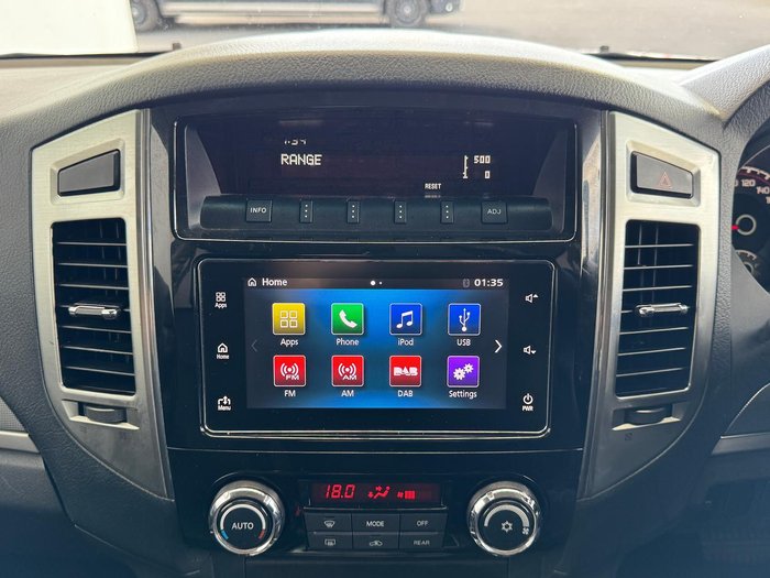 2018 Mitsubishi Pajero GLX