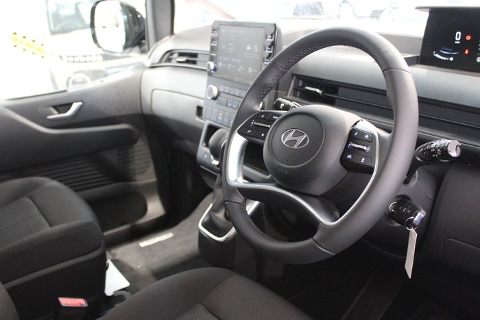 2025 Hyundai STARIA LOAD