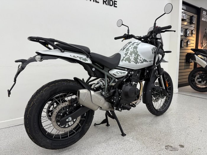 2025 Royal Enfield HIMALAYAN 450 White