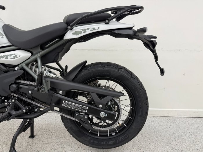 2025 Royal Enfield HIMALAYAN 450 White