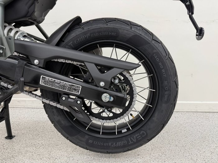 2025 Royal Enfield HIMALAYAN 450 White