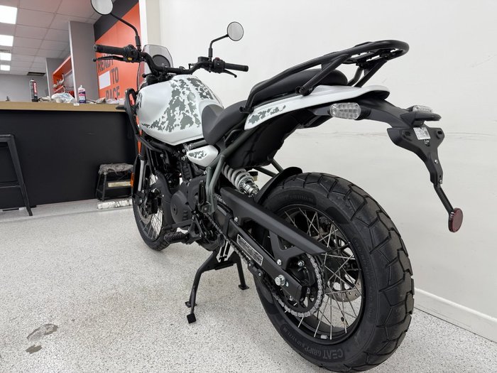 2025 Royal Enfield HIMALAYAN 450 White