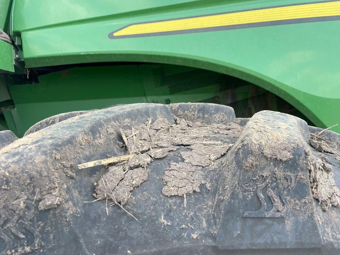 2013 John Deere S680 + 640D