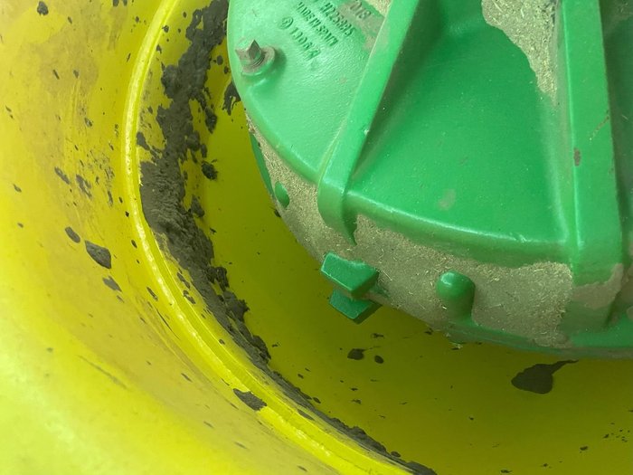 2013 John Deere S680 + 640D