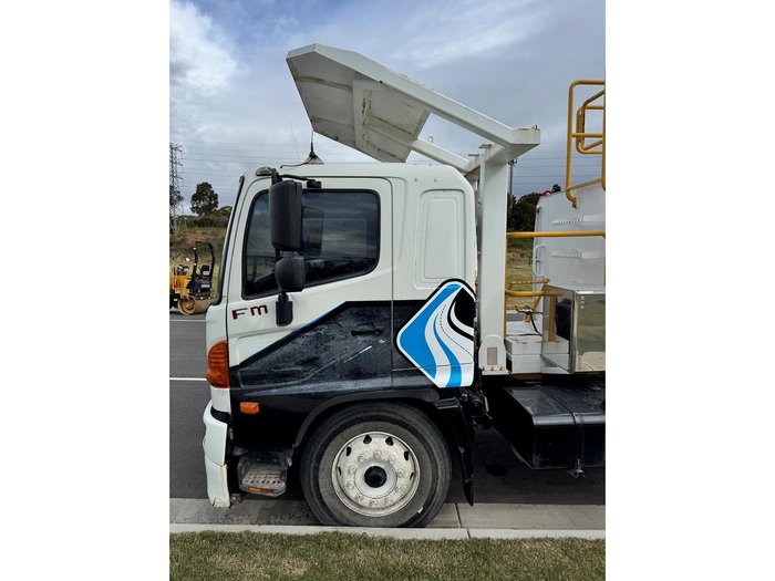 2012 Hino Fmij Series Water Truck