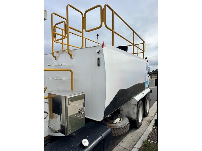 2012 Hino Fmij Series Water Truck