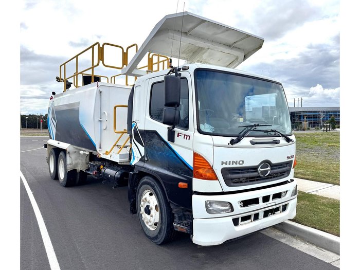 2012 Hino Fmij Series Water Truck