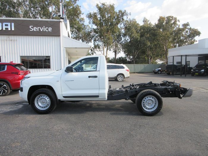 2025 Mitsubishi Triton GLX