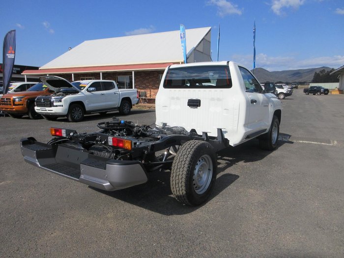 2025 Mitsubishi Triton GLX