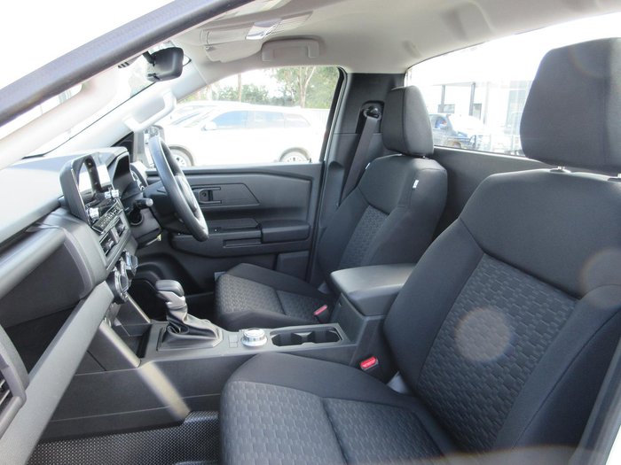 2025 Mitsubishi Triton GLX