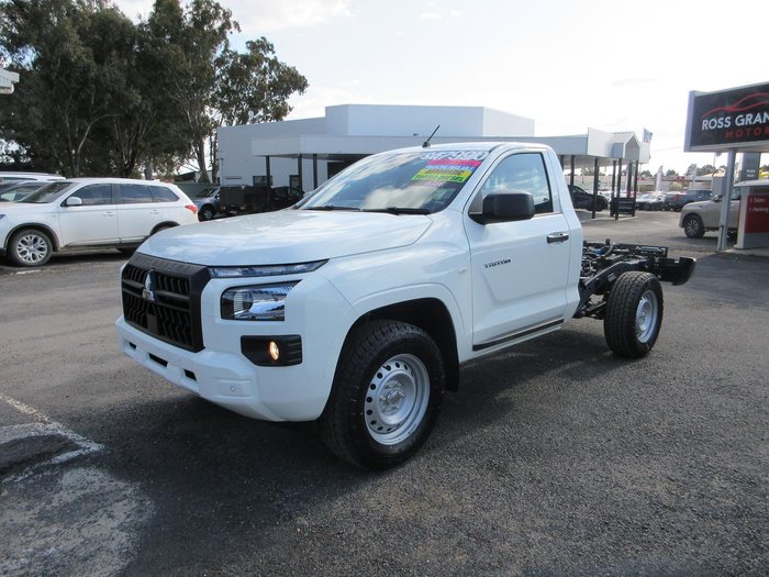 2025 Mitsubishi Triton GLX