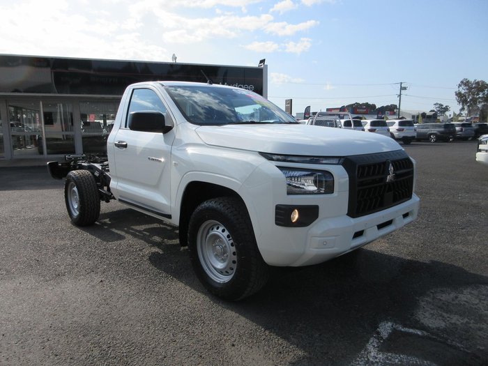 2025 Mitsubishi Triton GLX