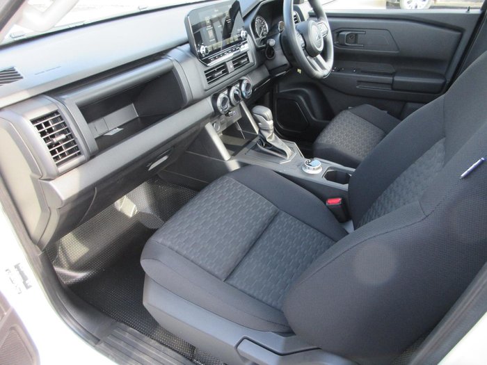 2025 Mitsubishi Triton GLX