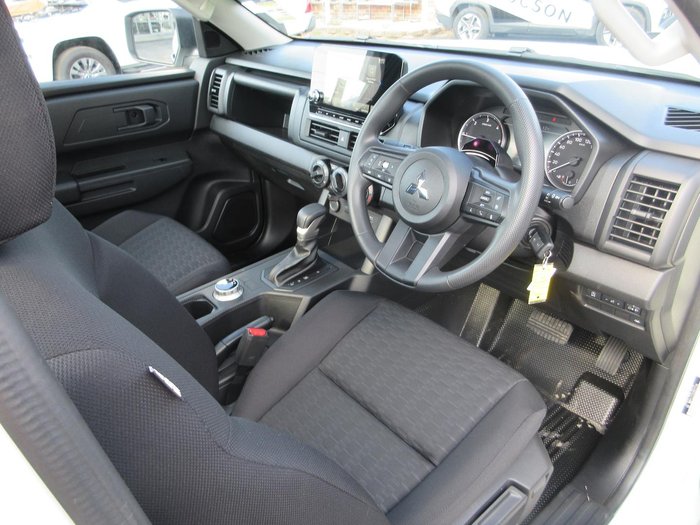 2025 Mitsubishi Triton GLX