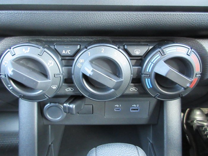 2025 Mitsubishi Triton GLX