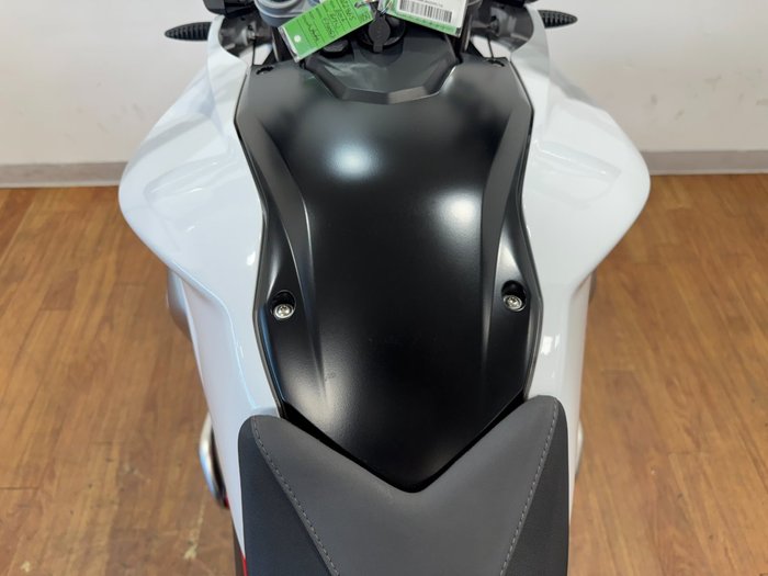 BMW Motorrad 2016 BMW 700CC F 700 GS PEARL WHITE METALLIC