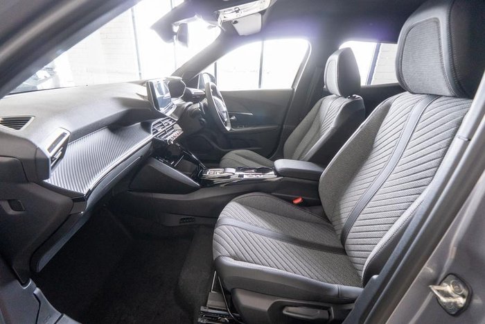 2025 Peugeot 2008 Allure Hybrid