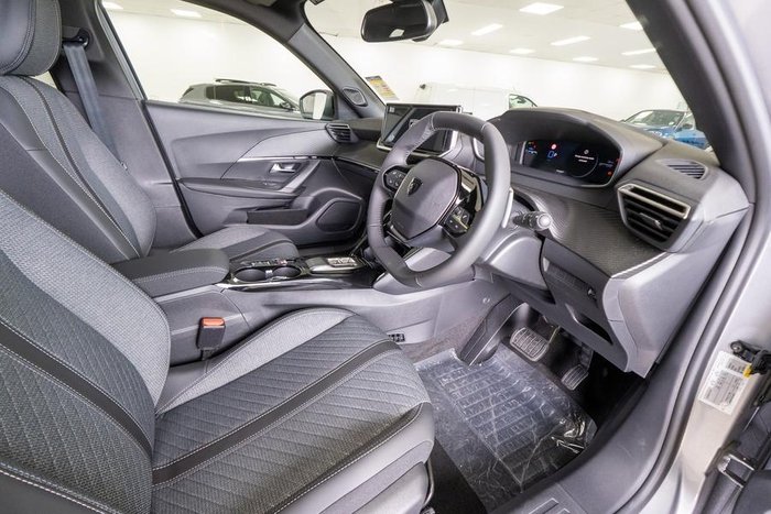 2025 Peugeot 2008 Allure Hybrid