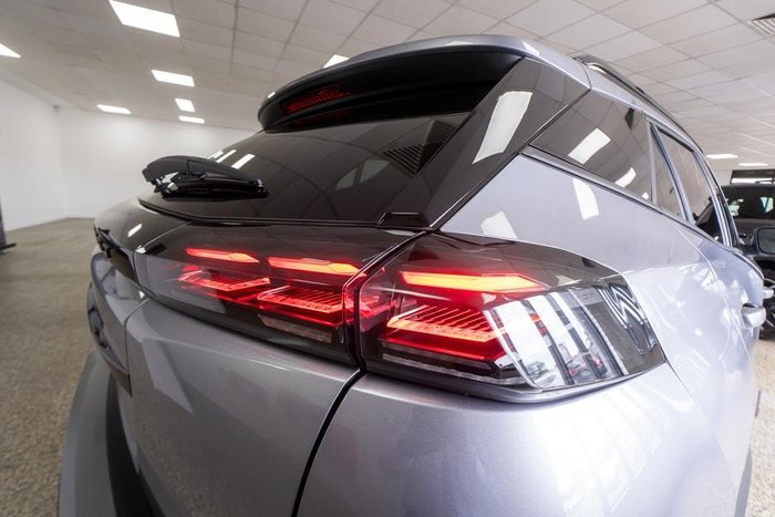 2025 Peugeot 2008 Allure Hybrid