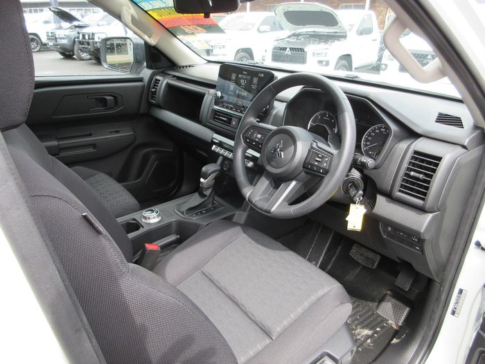 2025 Mitsubishi Triton GLX