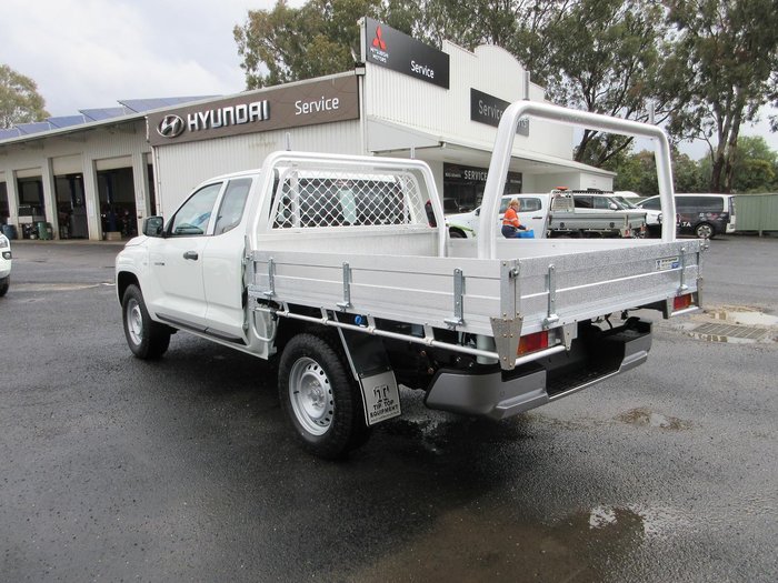 2025 Mitsubishi Triton GLX