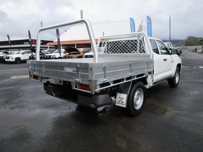 2025 Mitsubishi Triton GLX