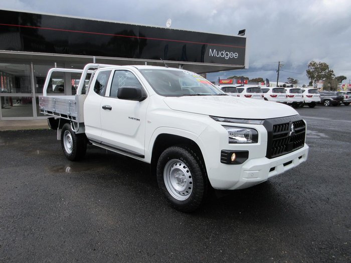 2025 Mitsubishi Triton GLX