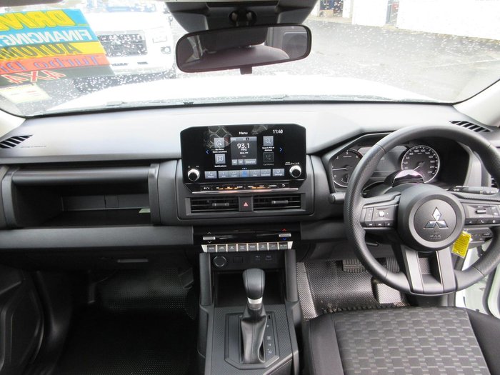 2025 Mitsubishi Triton GLX