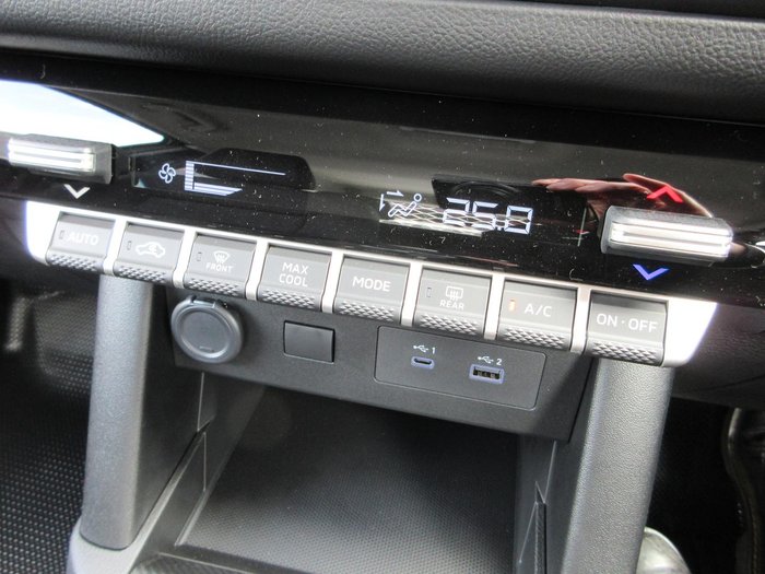 2025 Mitsubishi Triton GLX