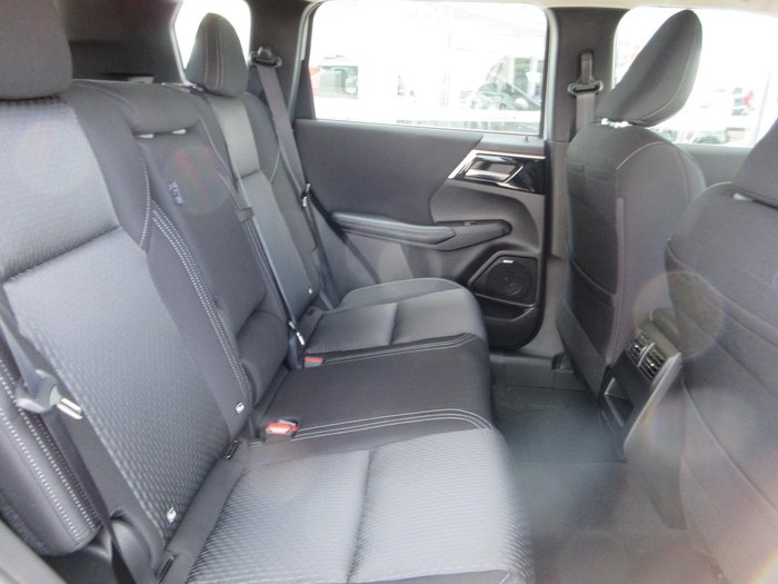 2025 Mitsubishi Outlander ES