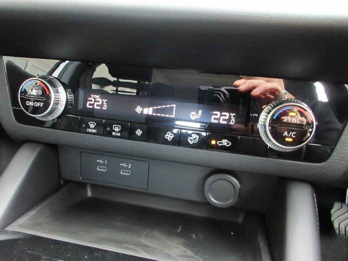 2025 Mitsubishi Outlander ES