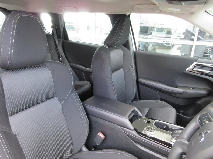 2025 Mitsubishi Outlander ES