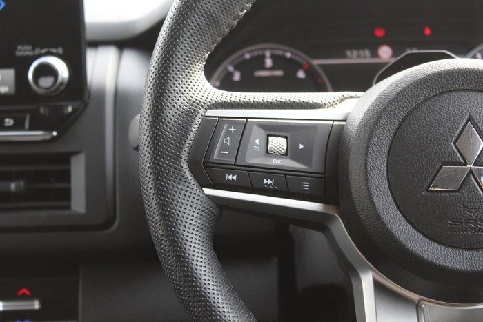 2025 Mitsubishi Triton GLX-R