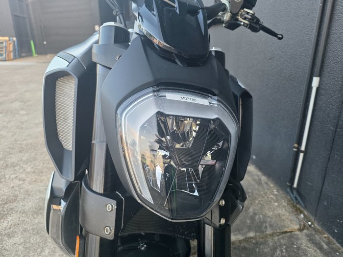 2019 DUCATI DIAVEL 1260 (SANDSTONE GREY) GREY